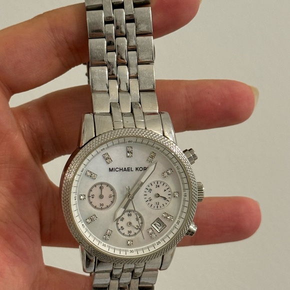 Micheal Kors Watch - Picture 2 of 2